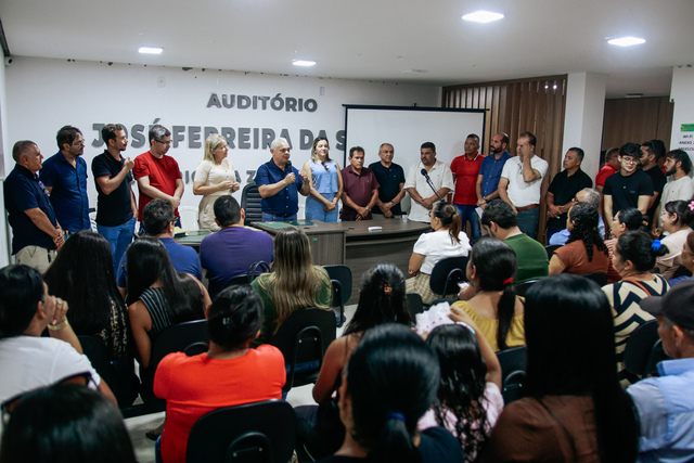 Prefeitura de Alhandra avança com política habitacional e beneficia moradores do Oiteiro com o programa “Minha Escritura na Mão”