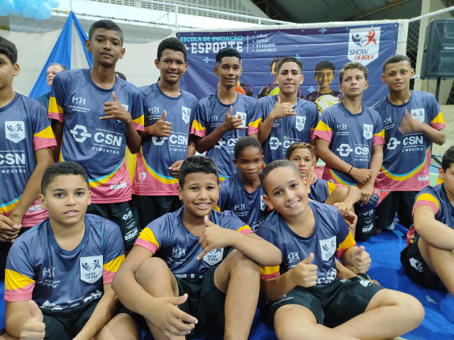 Show de Bola Brasil transforma o esporte em ferramenta de inclusão e desenvolvimento em Alhandra; iniciativa tem parceria com a Prefeitura do município
