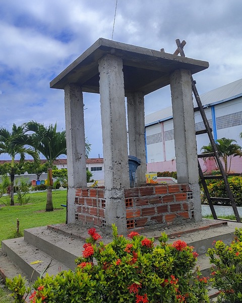 Prefeitura de Alhandra realiza construção de uma gruta especial na praça de Mata Redonda 