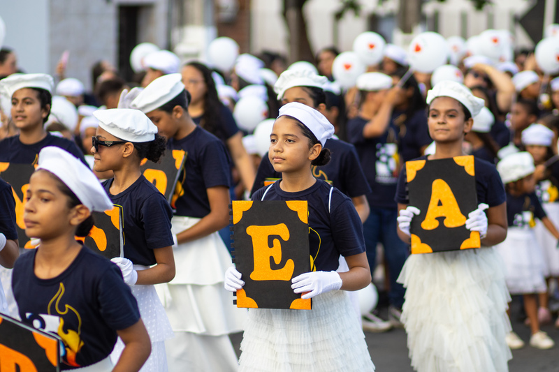 Desfile da Bíblia reúne fiéis e marca celebração dos 80 anos da Assembleia de Deus em Alhandra 