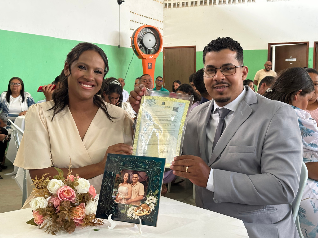 Amor em Alhandra: Casamento Comunitário une dezenas de casais no Centro Social Gilberto Valério