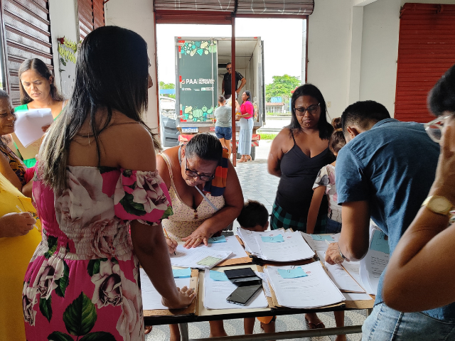 Famílias assistidas pelo CRAS, em Mata Redonda, recebem cestas básicas distribuídas pela Prefeitura de Alhandra
