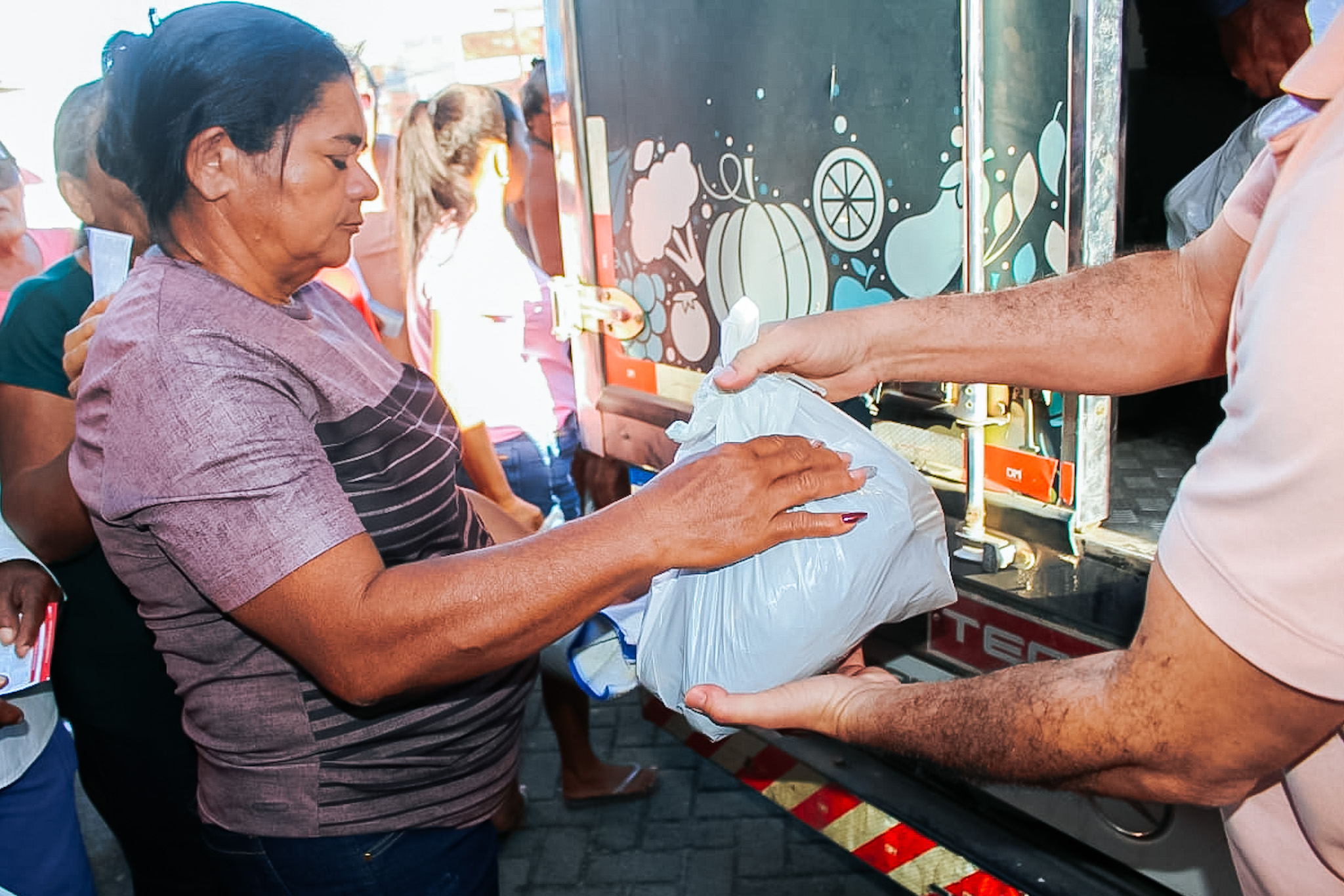 Prefeitura de Alhandra distribui quase 5 toneladas de alimentos por meio do PMAAF e reforça compromisso com a segurança alimentar