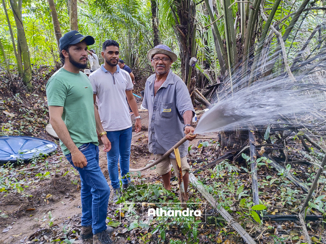 Prefeitura de Alhandra leva mais qualidade de vida e cuidados ao Sítio João Gomes com a instalação de bomba d'água
