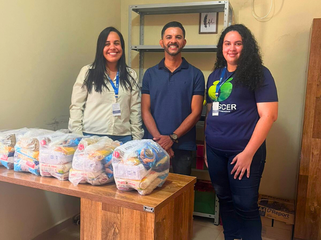 Prefeitura de Alhandra recebe doação de cestas básicas da CSN Cimentos para beneficiar famílias em vulnerabilidade social
