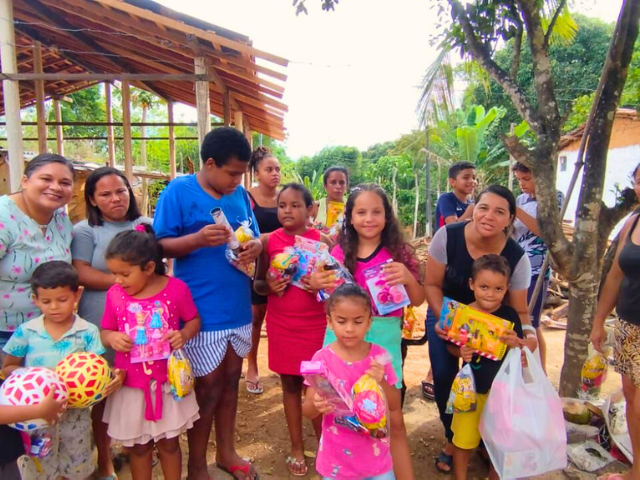 Projeto Natal Alegria leva diversão às crianças de 19 localidade da Zona Rural de Alhandra

