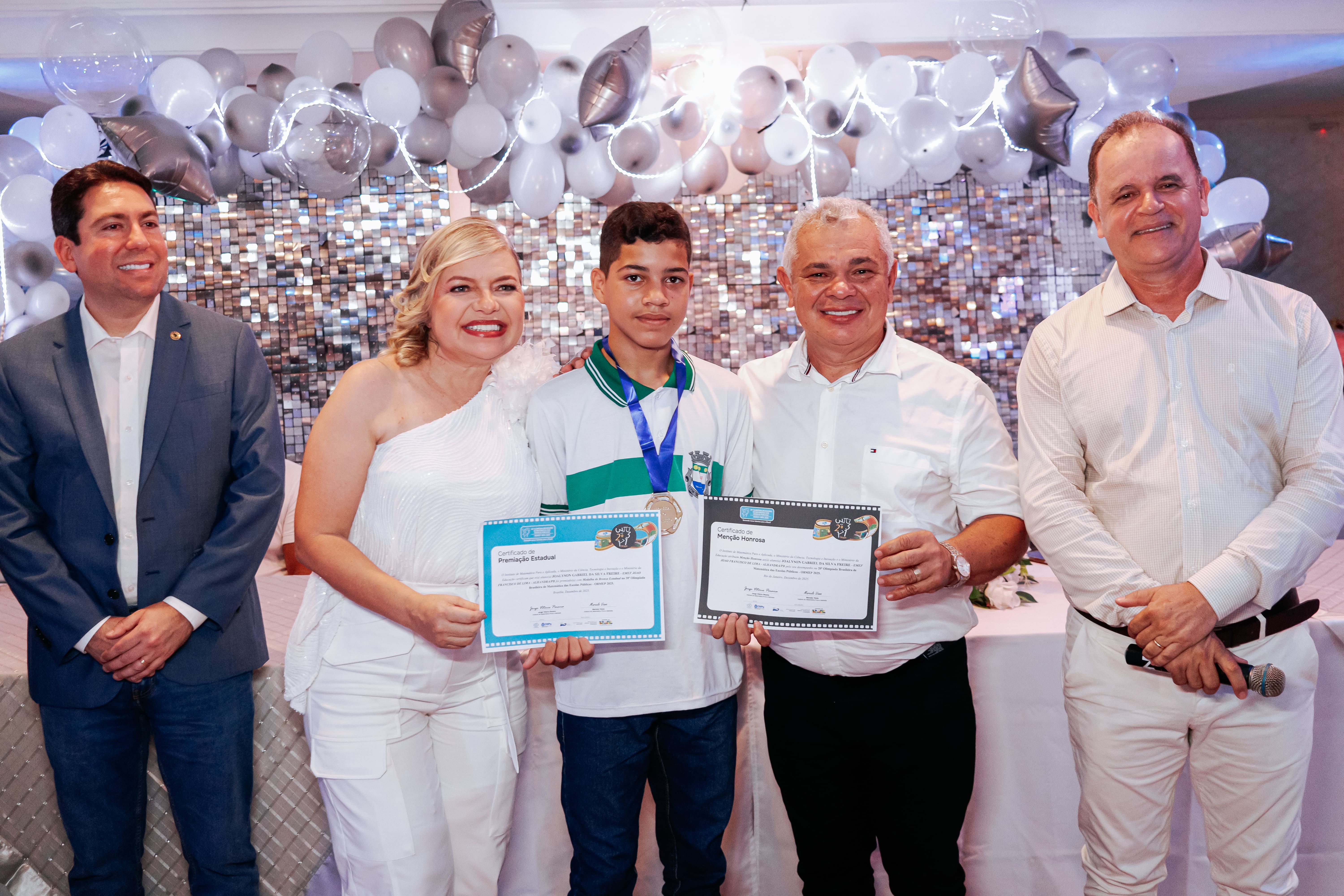 Prefeitura de Alhandra reúne mais de 500 profissionais da educação na abertura oficial do ano letivo