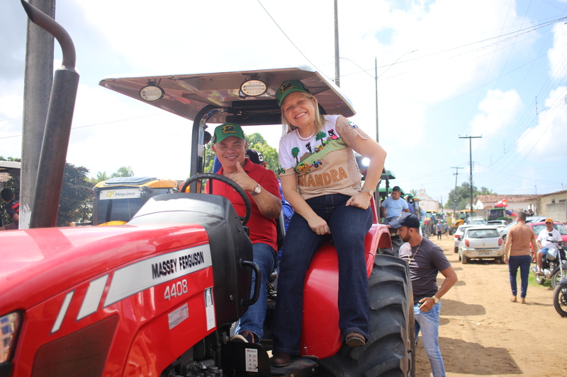 2ª Tratorada reúne dezenas de produtores rurais e movimenta Alhandra em homenagem ao Dia do Agricultor
